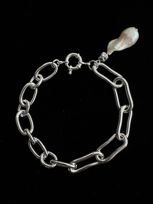 The hardware Bracelet